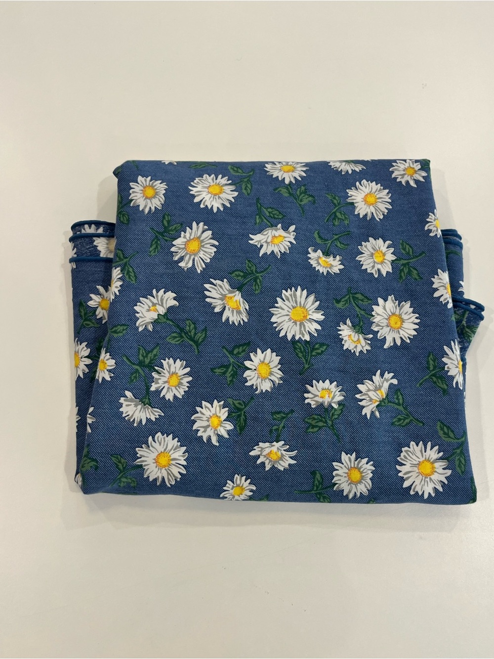 Daisy Flower Oval Tablecloth
